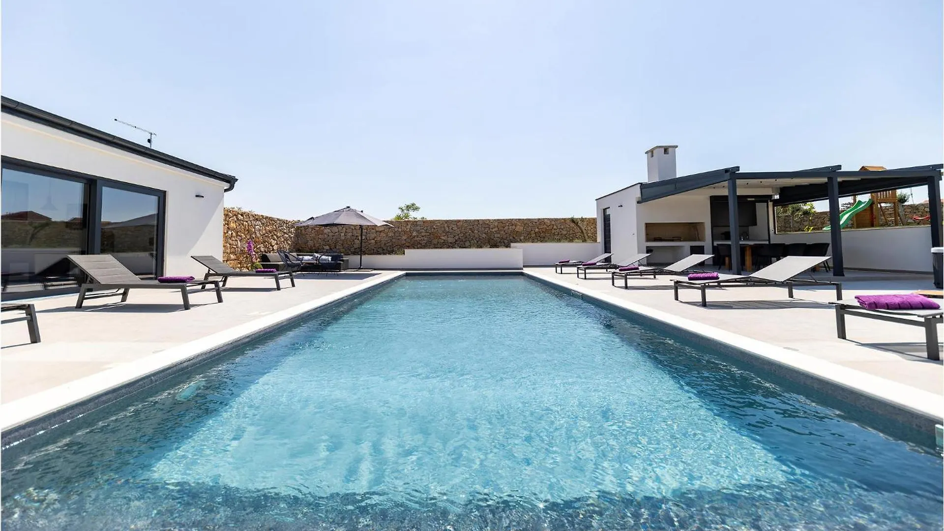 Holiday home Nice Home In Razanac With Jacuzzi Croatia
