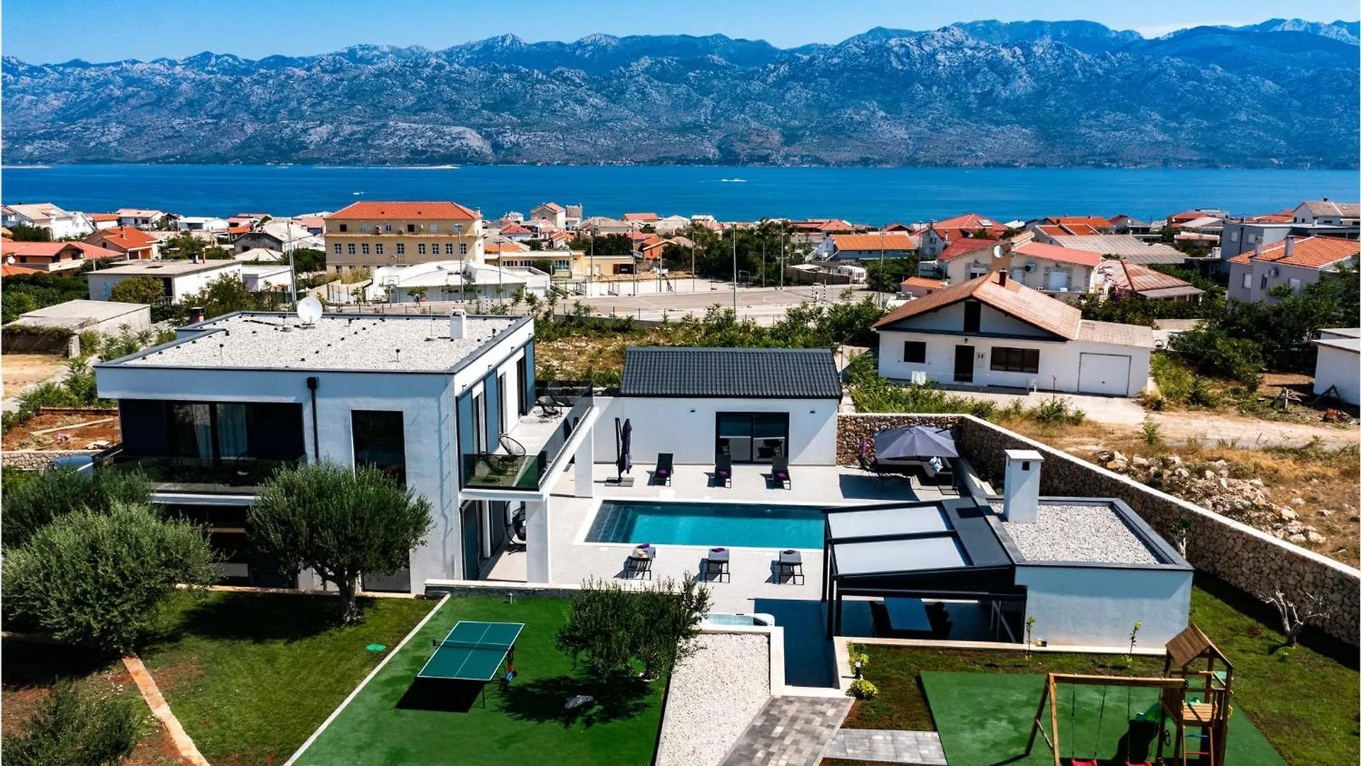 Nice Home In Razanac With Jacuzzi