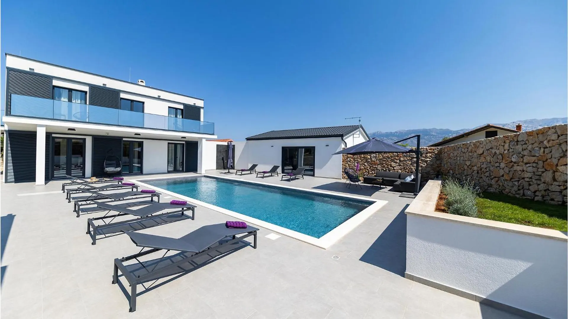 Holiday home Nice Home In Razanac With Jacuzzi