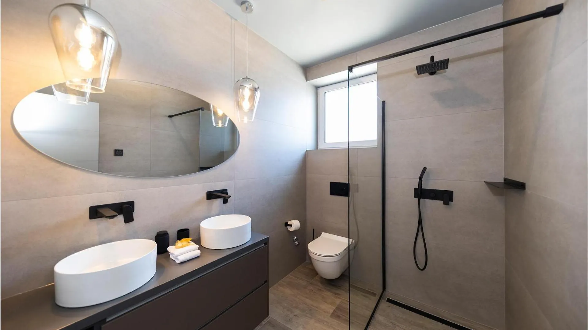 Nice Home In Razanac With Jacuzzi Croatia