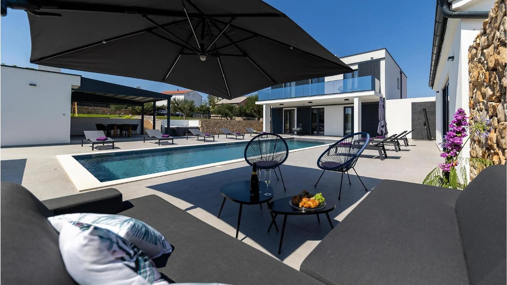 Nice Home In Razanac With Jacuzzi Holiday home