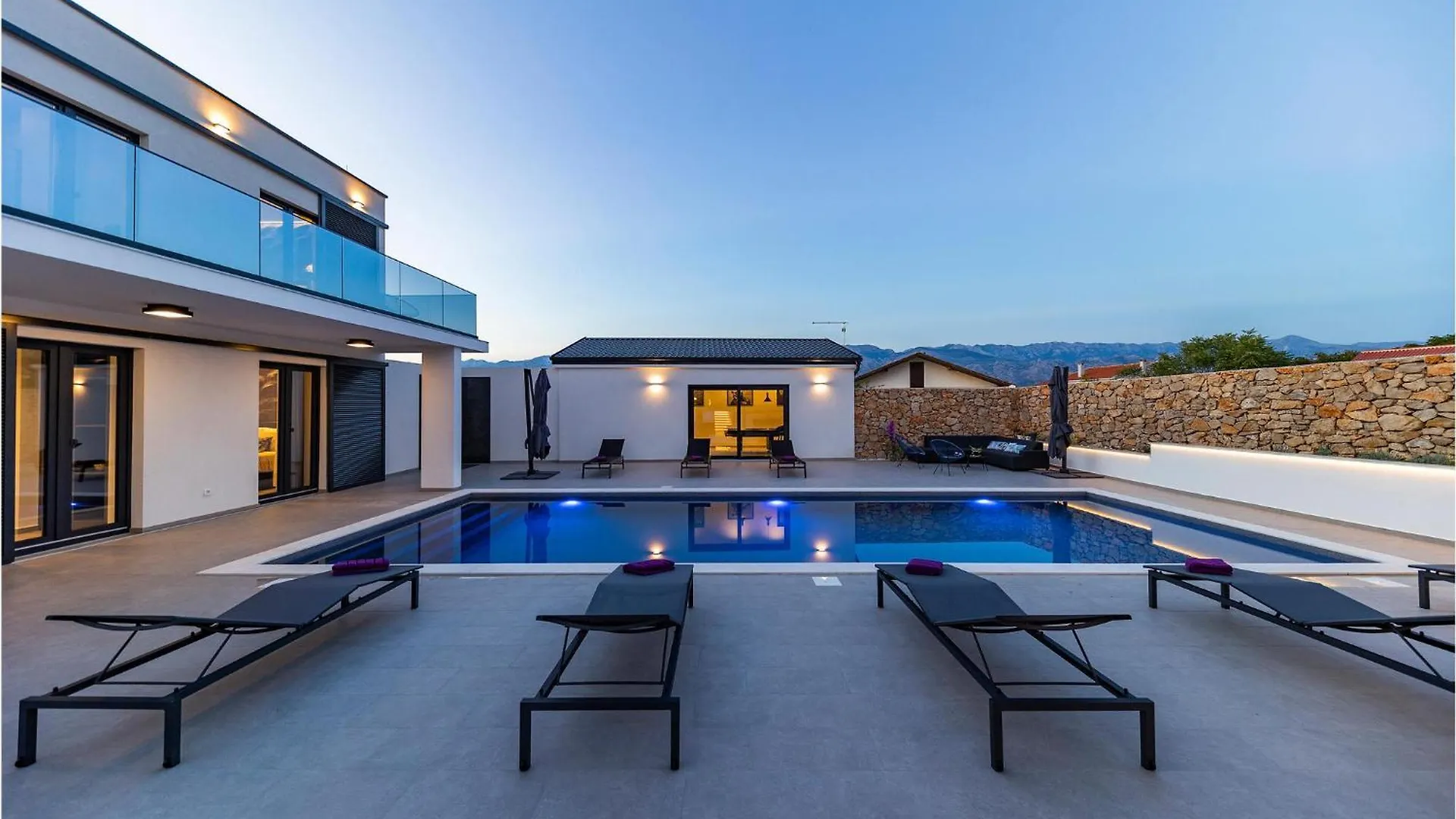 Nice Home In Razanac With Jacuzzi 0*,