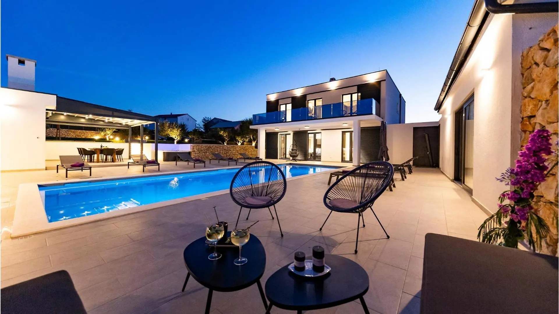 Nice Home In Razanac With Jacuzzi Croatia
