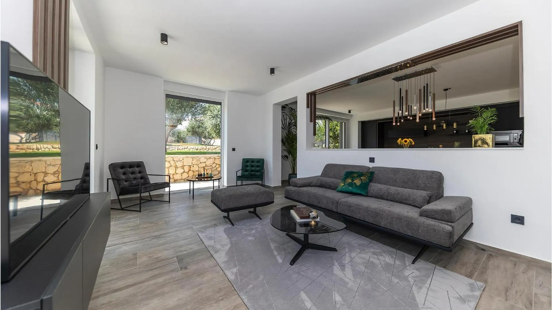 Nice Home In Razanac With Jacuzzi